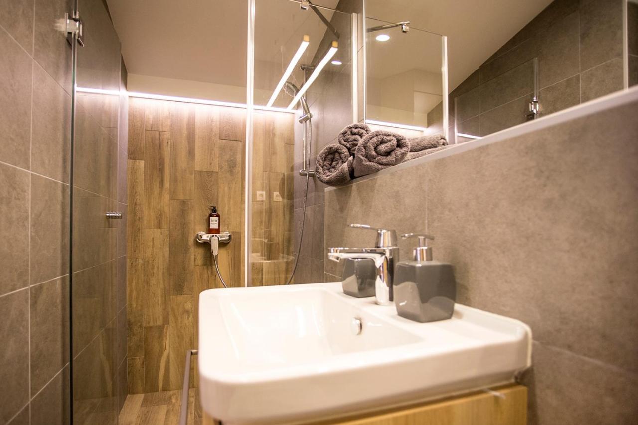 Atomic 2 Apartment Belgrade Exterior photo